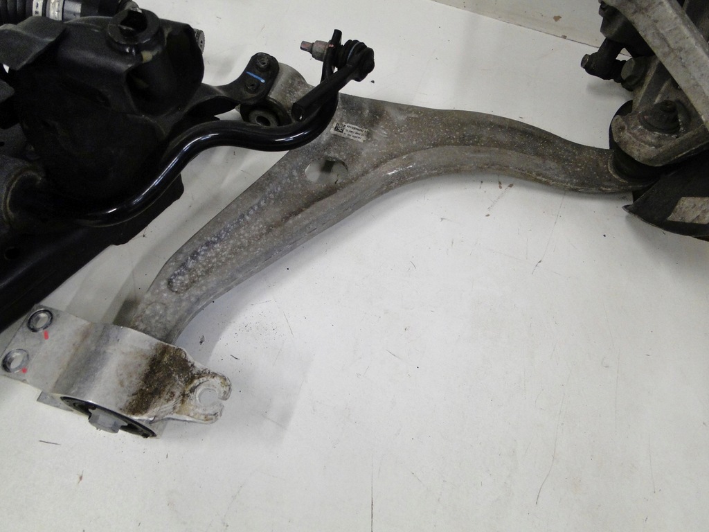 фото №8, Mercedes glb 247 x247 поворотный кулак рычаг лапа правое амортизатор 200d