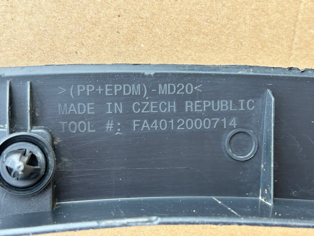 фото №12, Tesla model y правая молдинг крыла перед передняя