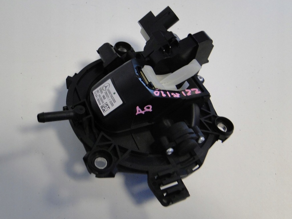 фото №10, Mercedes eqb x243 243 механізм ручка кришки