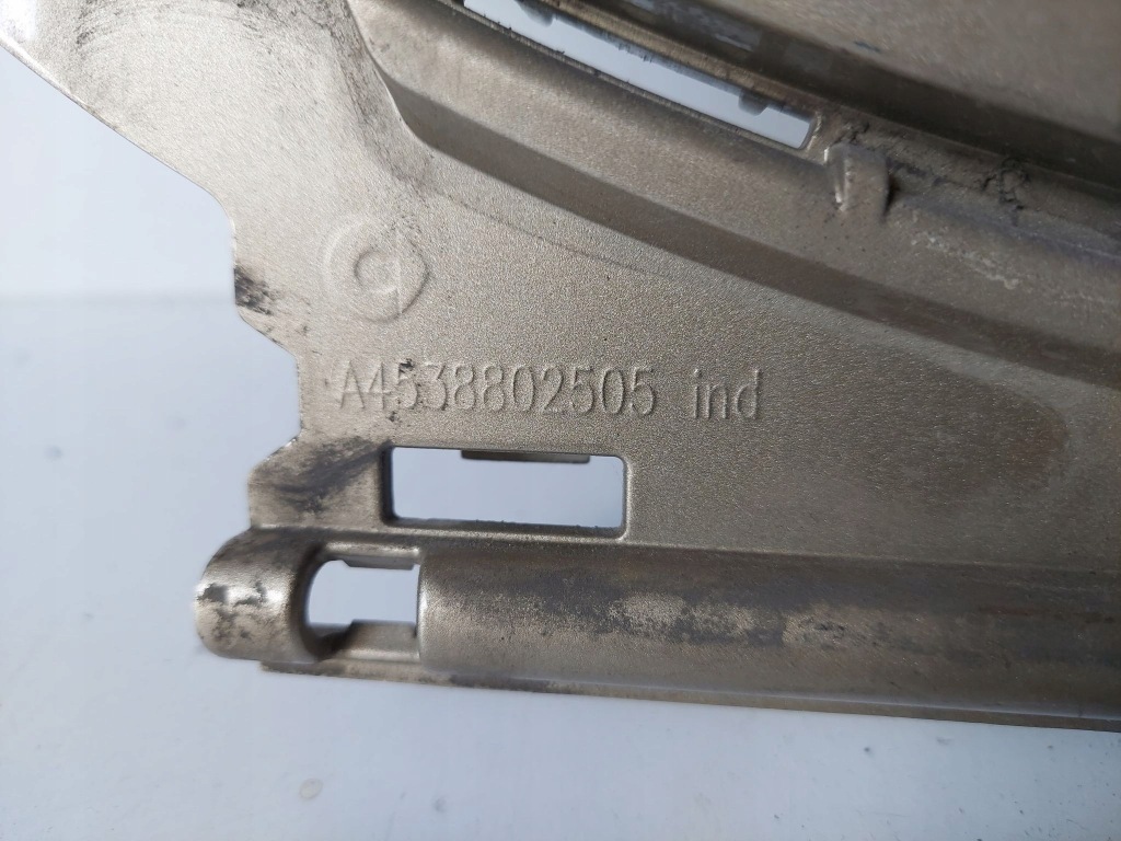 фото №7, Smart 453 eq 20- решётка бампера средняя