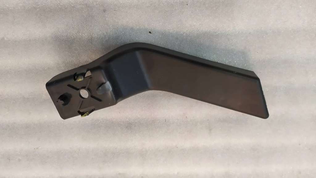 фото №8, Направляющая кронштейн бампера правый задняя porsche panamera 971825241