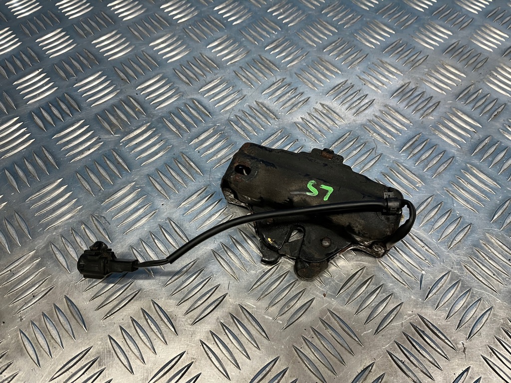 фото №1, Lexus ls ii ls400 95- засувка замок капот