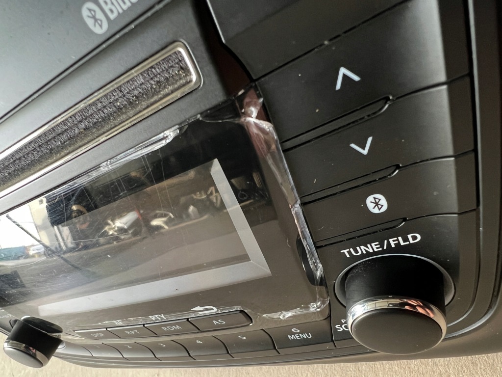 фото №3, Suzuki swift mk8 заводской радио bluetooth