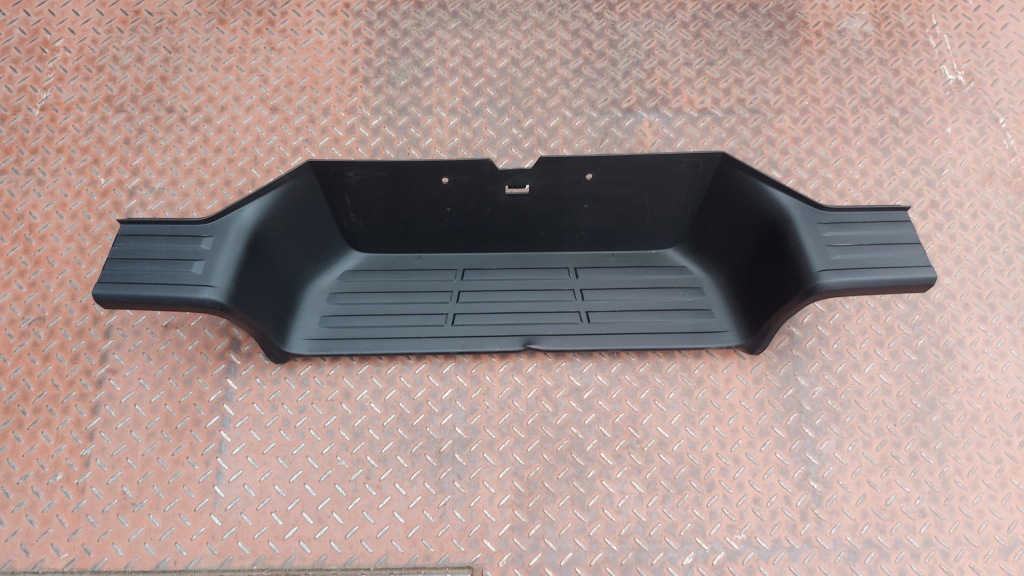 фото №1, Молдинг накладка бампера задняя задняя toyota hilux viii