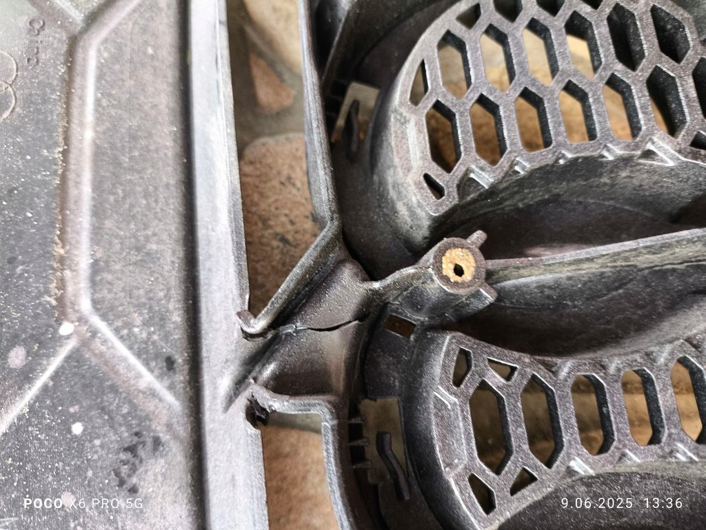 фото №11, Audi a4 s4 b9 lift s-line накладка решётка радиатора решётка радиатора 8w0853651 , plaster соты