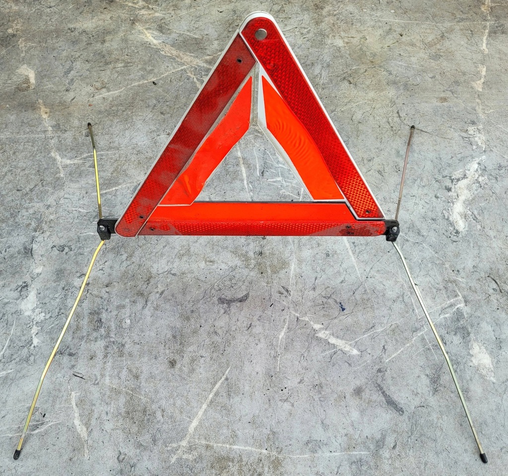 фото №1, Треугольник предупредительный bmw x3 e83