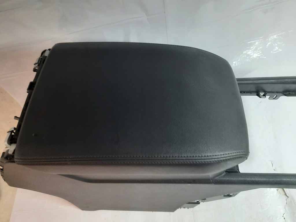 фото №7, Vw atlas 18-24 подлокотник бардачок 3cn.863.241 usa