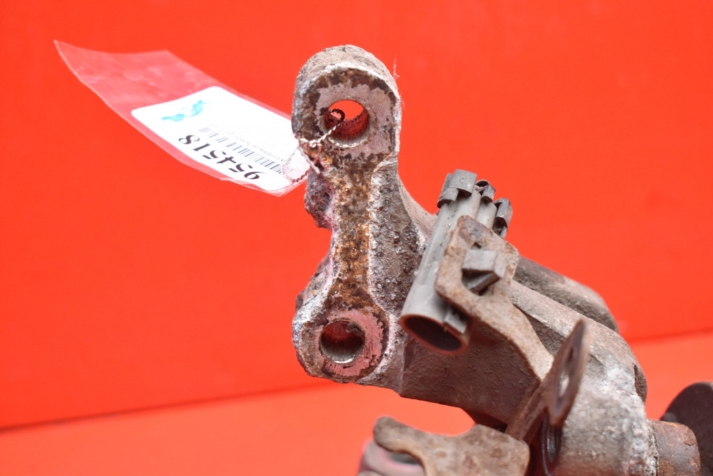 фото №5, Поворотный кулак ступица левая перед chevrolet hhr 1 i 2.4 b 172 km 05-11