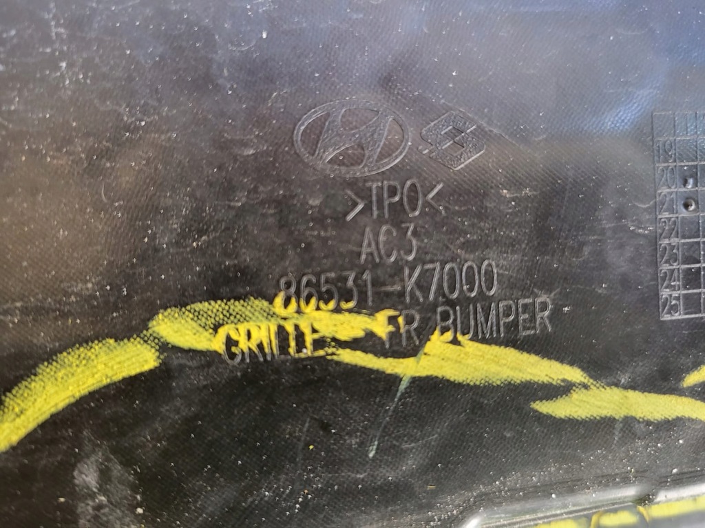 фото №7, Hyundai i10 iii средняя решётка бампера oryg