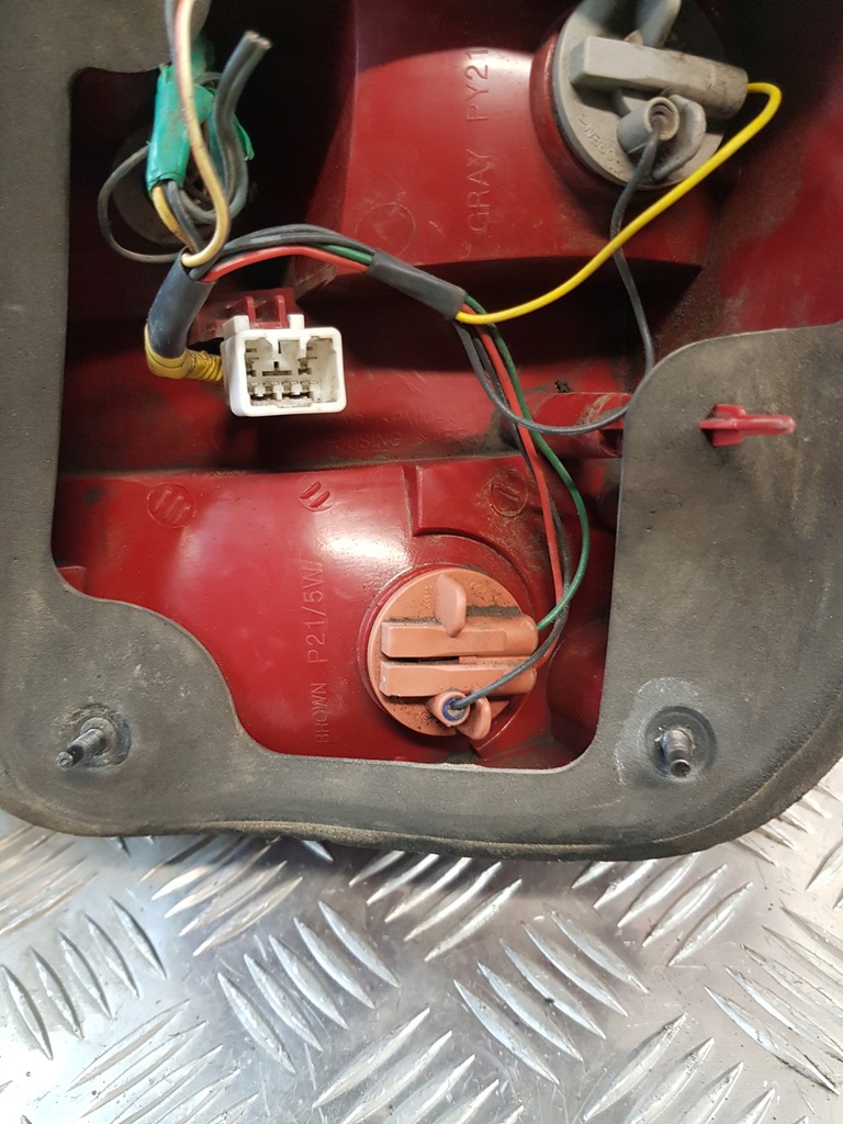 фото №8, Лампа левая задняя kia cerato 05r- хэтчбек eu