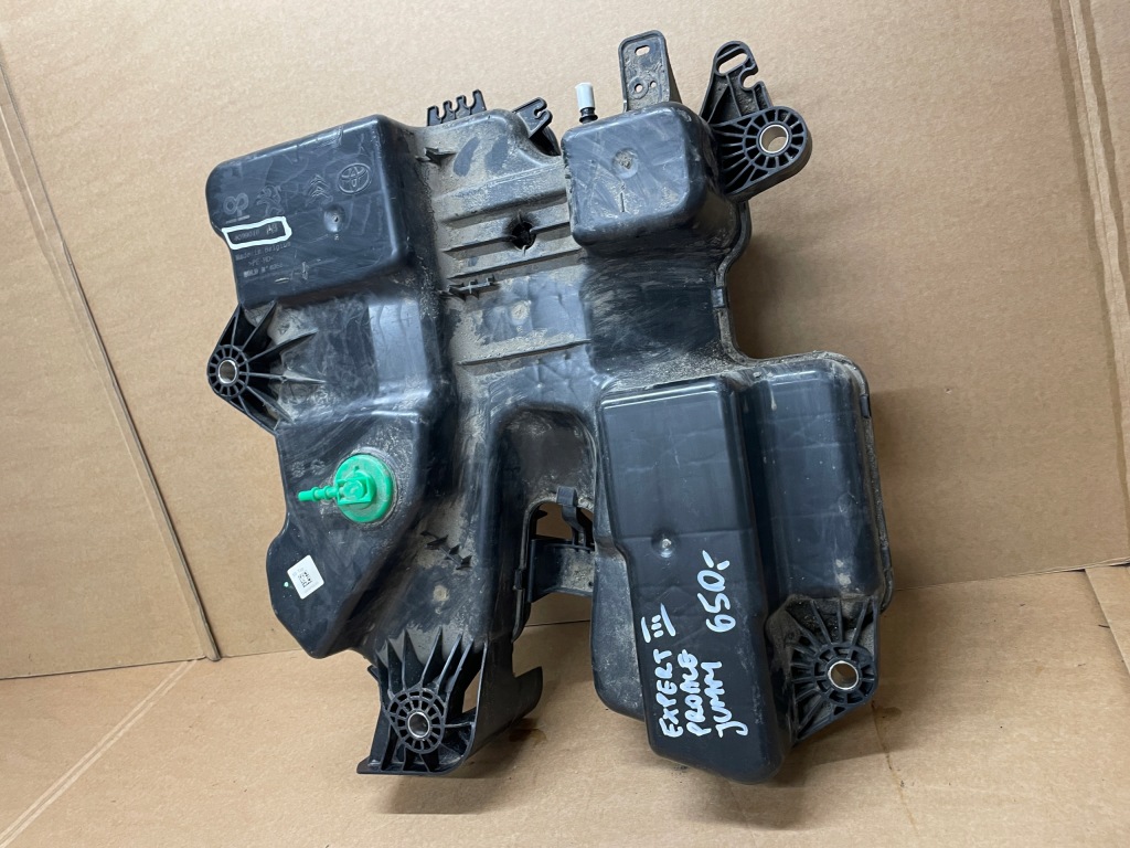 фото №4, Jumpy proace expert бак adblue 4099016 idealny