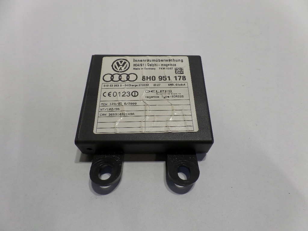 фото №1, Audi a4 b7 модуль датчик руху 8h0951178