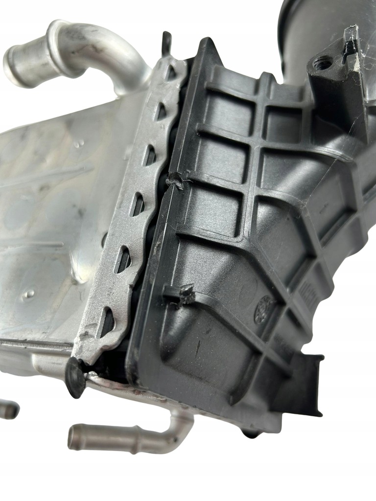 фото №8, Радиатор воздуха vw 04e145785