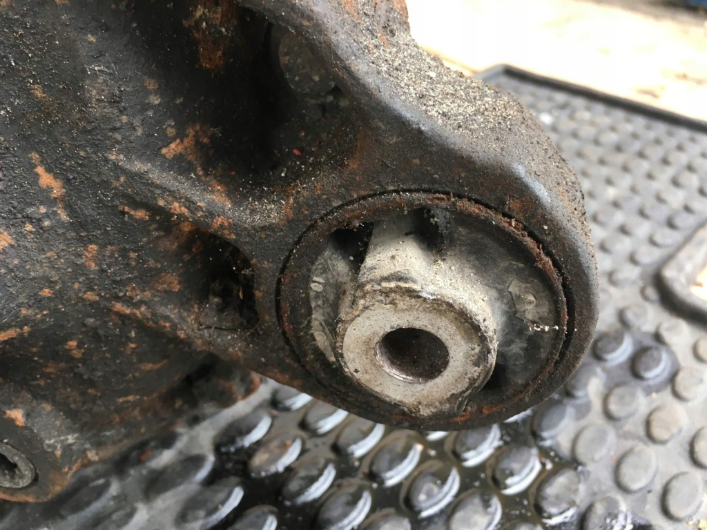 Диференціал міст перед discovery 3 2.7 td v6 Зі Шроту