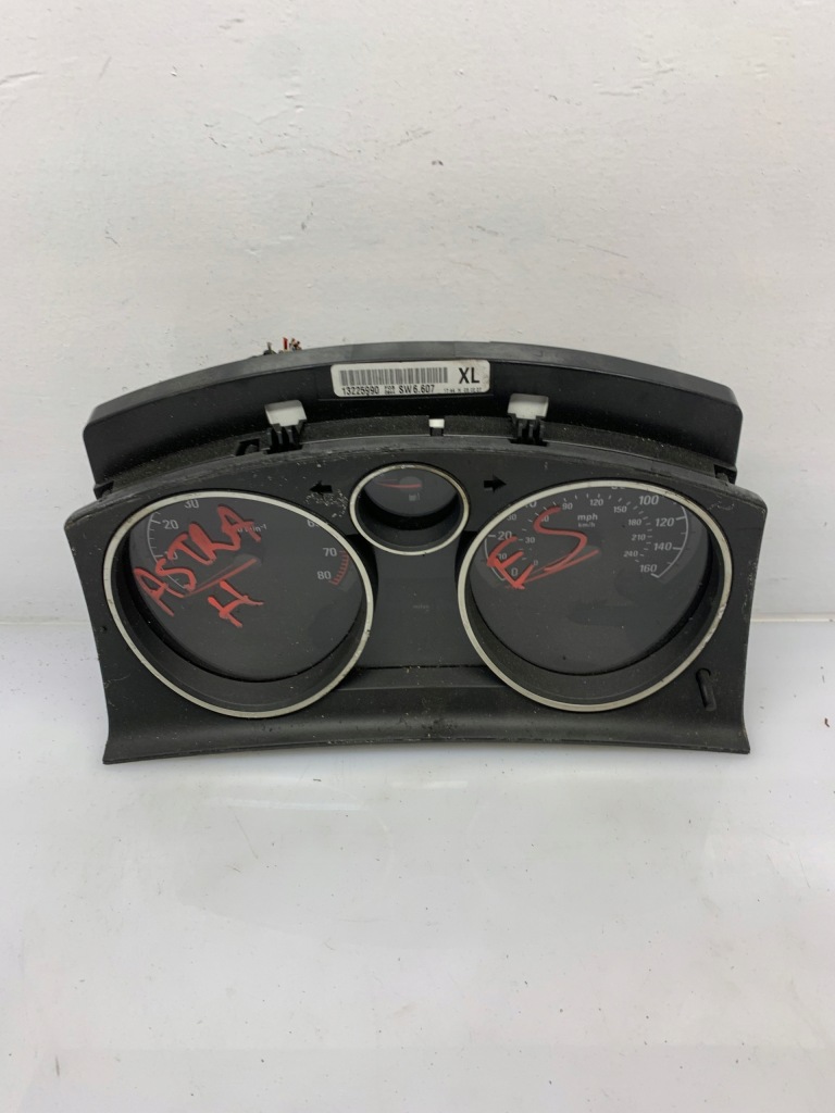 фото №1, Лічильник приладова панель 13225990 opel