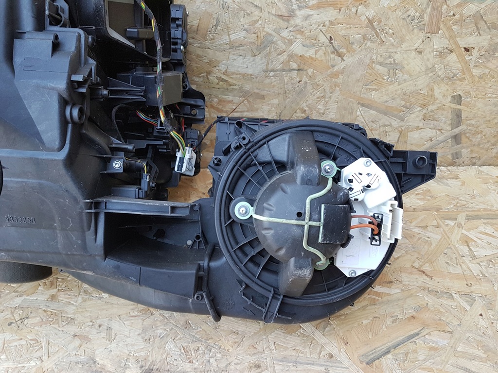 фото №4, Bmw x1 обігрівач eu