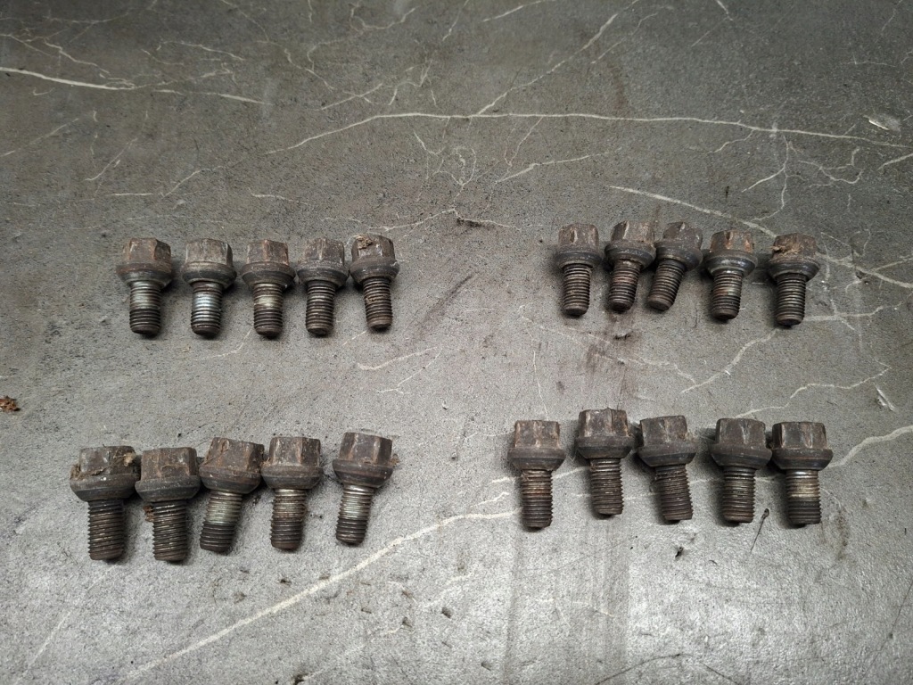 Купити Болти kol короткі комплект mercedes w123