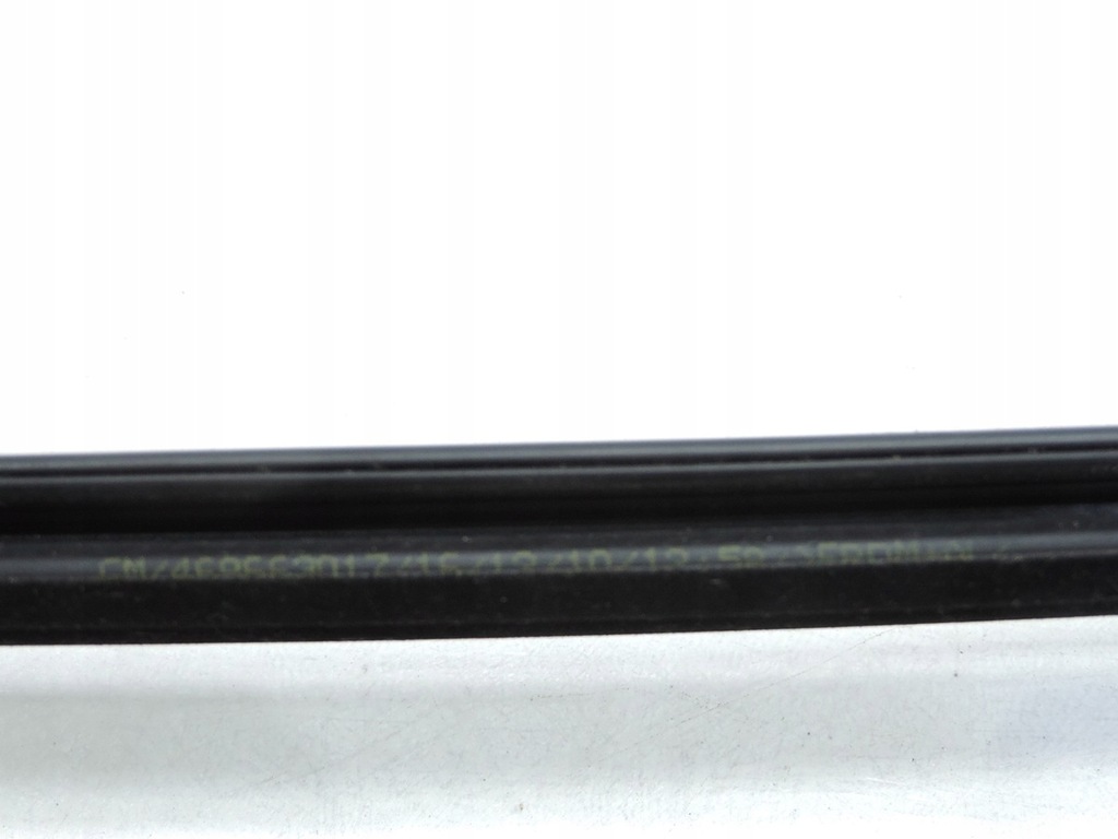 фото №6, Молдинг уплотнитель правый задняя opel meriva b