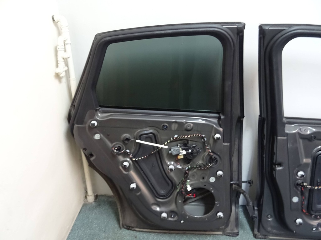 фото №7, Porsche macan 95b дверь передние + задние левая