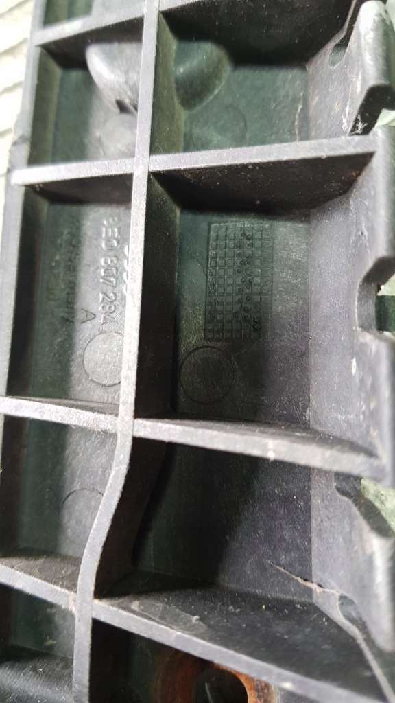 фото №8, Audi a4 b6 напрямна бампера перед лівий lub правий 8e0807284a 8e0807283a