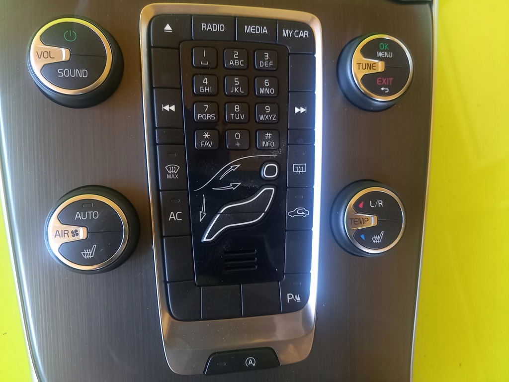 фото №3, Панель рамка радио обдув volvo v40 ii 12r