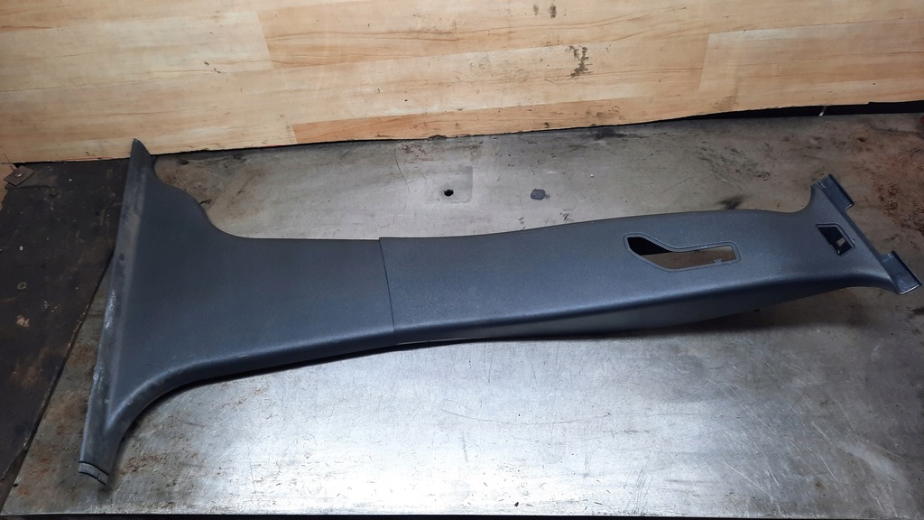 фото №1, Słona стойка среднего правая volvo v50 04-12