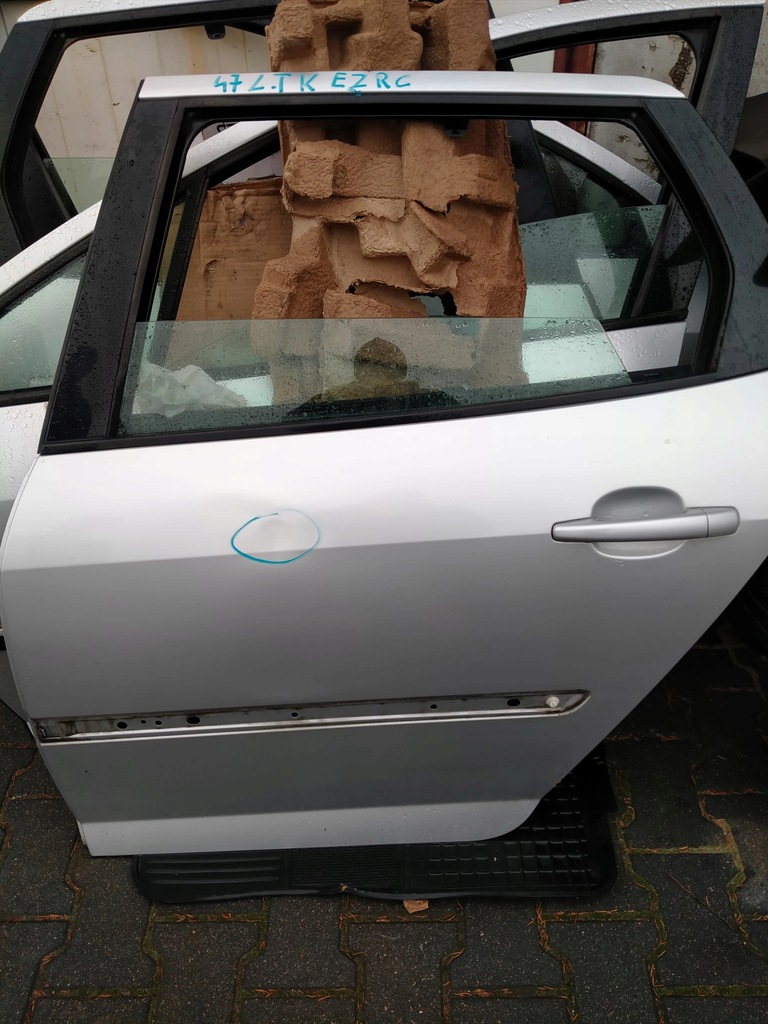 фото №1, Peugeot 407 дверь левый задняя kombi ezrc