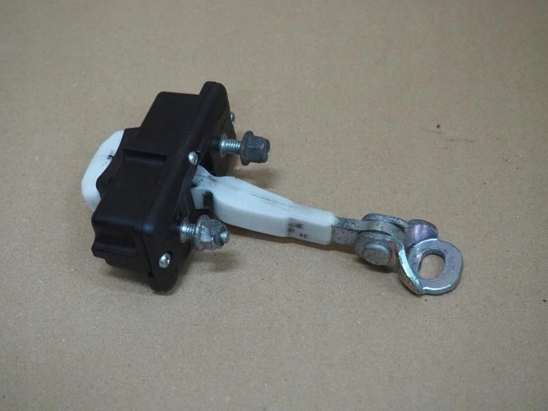 фото №1, Ограничитель дверь перед fiat grande punto evo