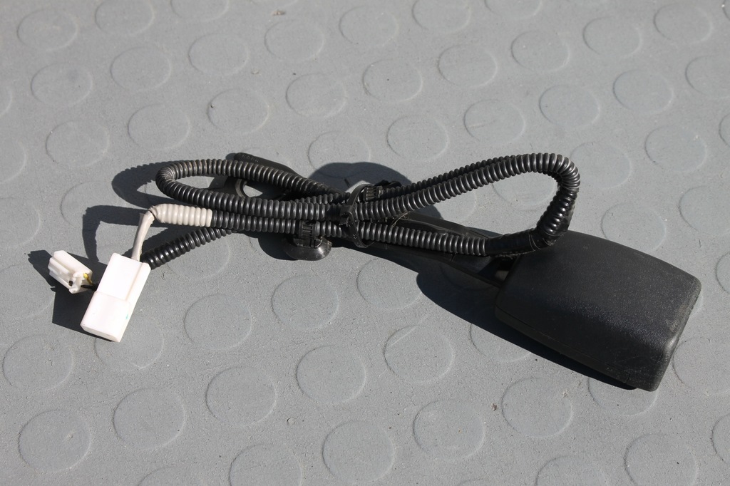 фото №1, Клипса поперечина правый перед czarna prius iii 09-15