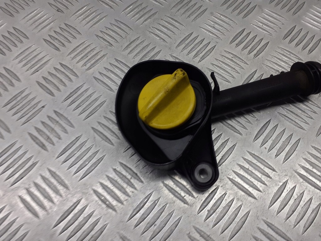 фото №3, Заливная горловина масла renault modus 1.2 8200323344