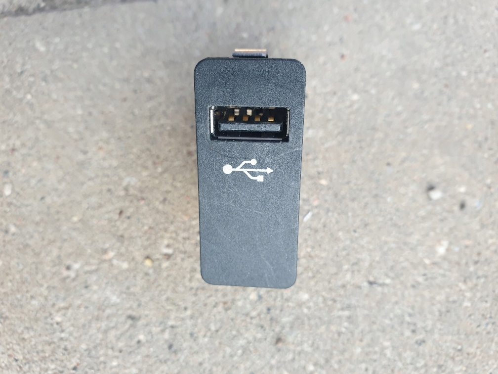 фото №1, Bmw i3 разъём port usb 6820397