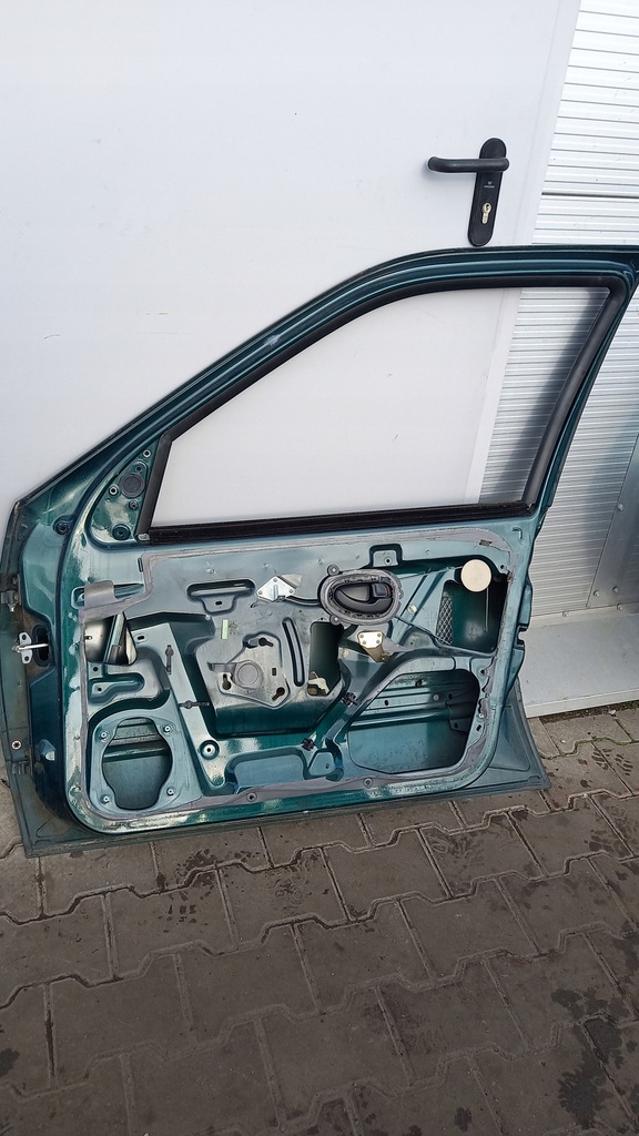 фото №6, Дверь правый перед peugeot 406 96r