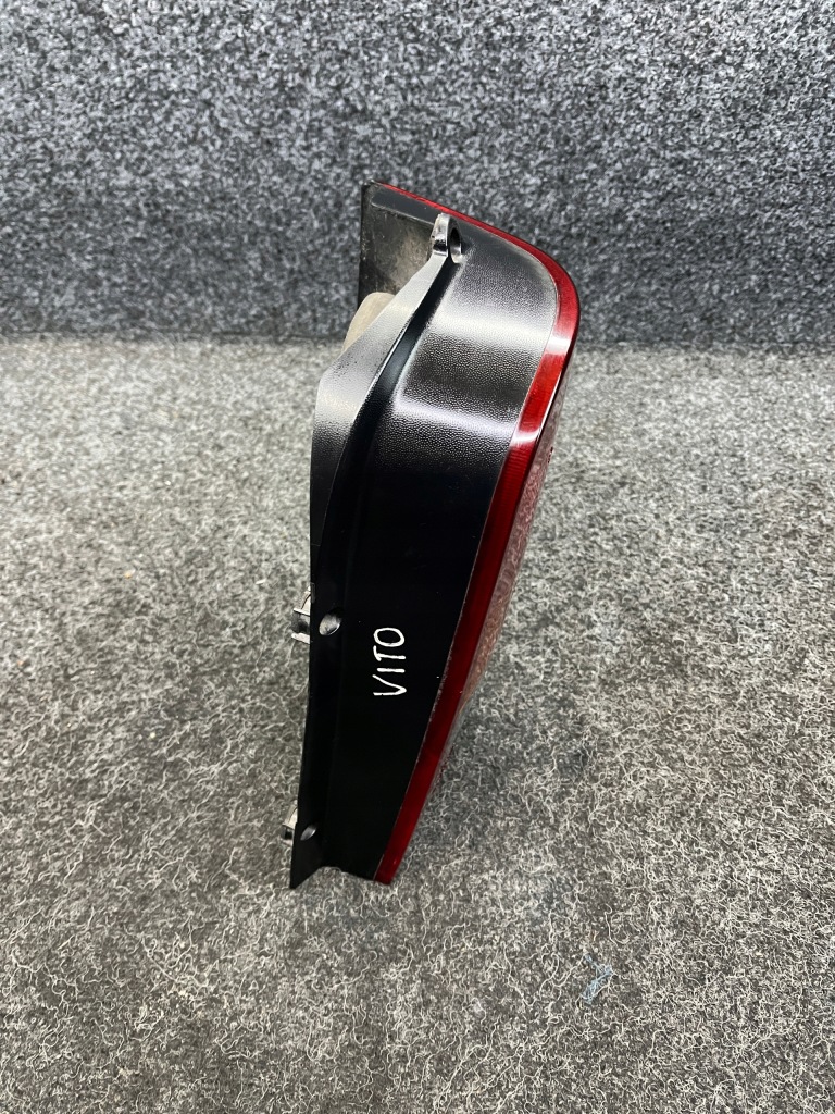 Mercedes vito w638 лампа правый задний  оригинальный номер европа 6388201364 Киев