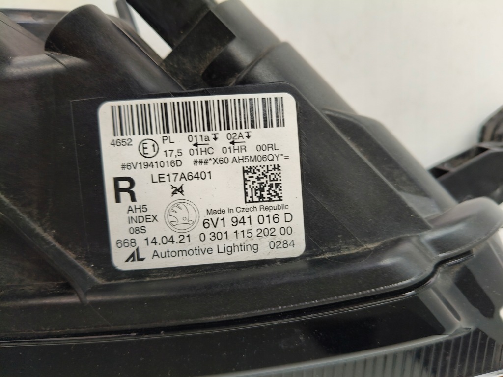 фото №8, Лампа правая фара skoda fabia iii 3 6v 6v0 18- lift led