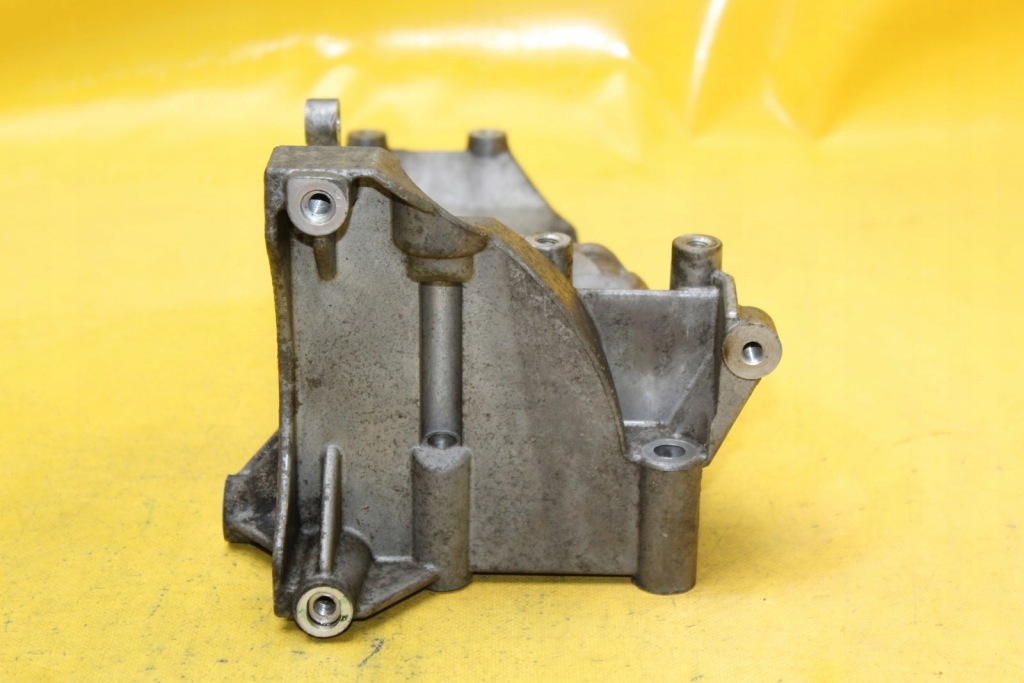 Кронштейн генератора 06d903143c a4 b6 2.0 fsi awa в Україні