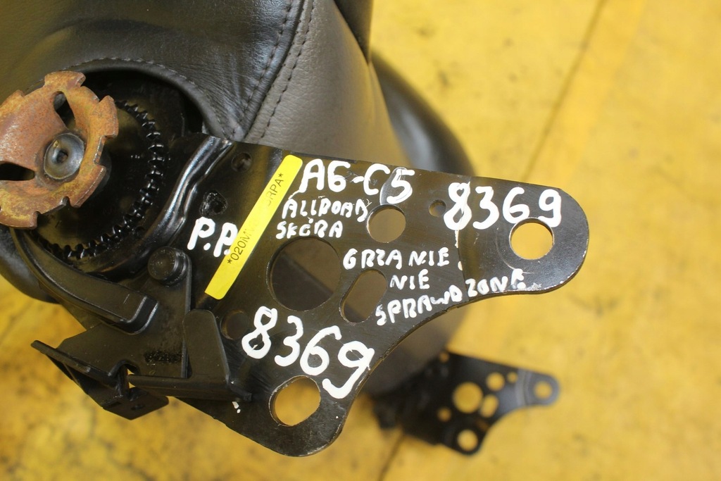 фото №10, Спинка сидіння правий перед audi a6 c5 allroad шкіра