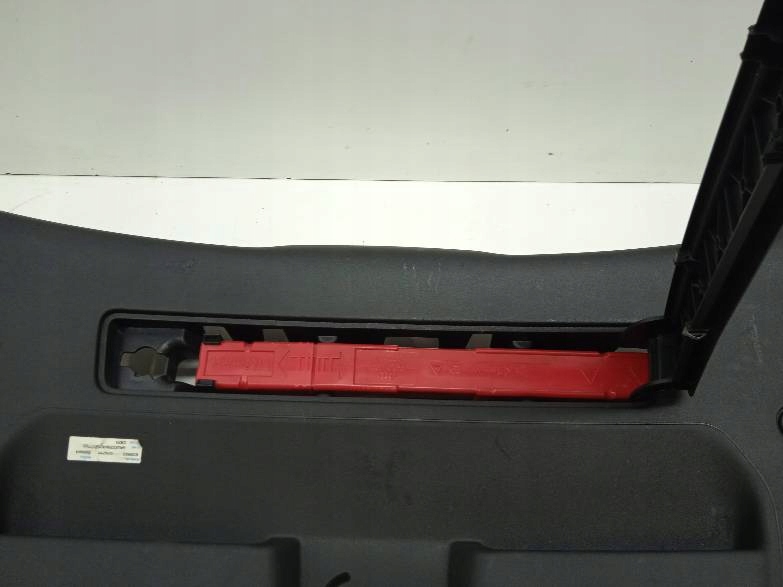 фото №7, Оббивка обшивка кришки багажника 8x sportback 5d audi a1 i 2010-