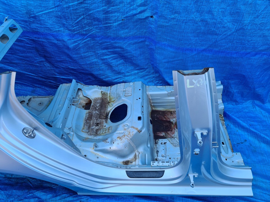 фото №9, Чверть обшивка крила audi a3 s3 8v sedan правий задня lx7w блок двигуна b