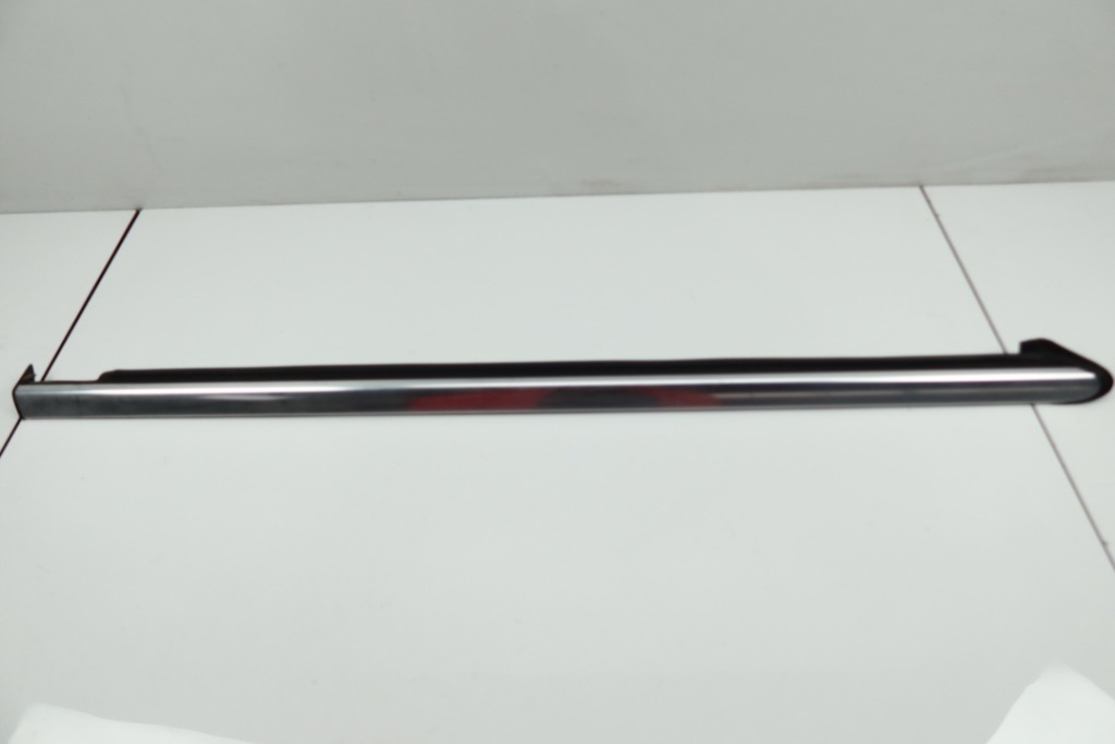 Mercedes w164 gl молдинг ущільнювач хром лівий ліва задня 1646908180 в Україні