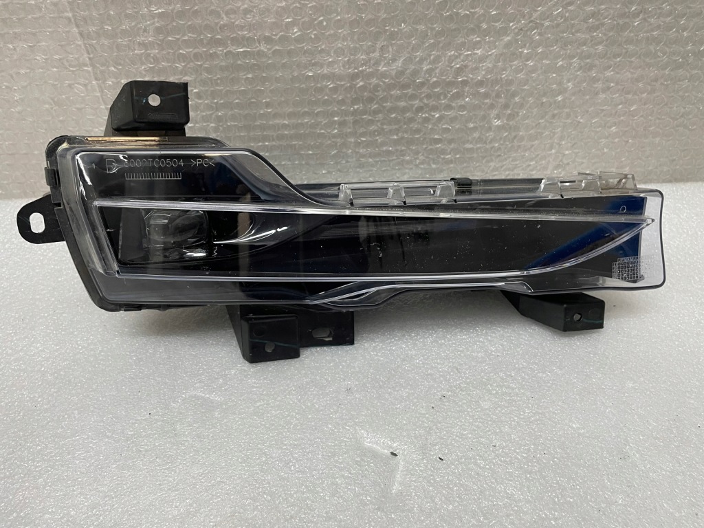 Купити Протитуманна фара drl led правий tesla model 3 1077396-00-d