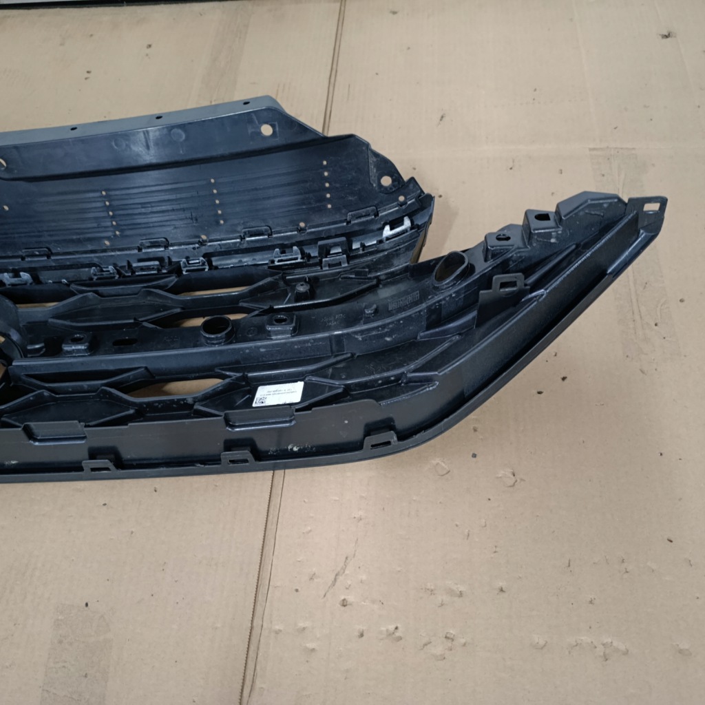 Купити Решітка радіатора решітка  vw taigo r-line 2g7853651