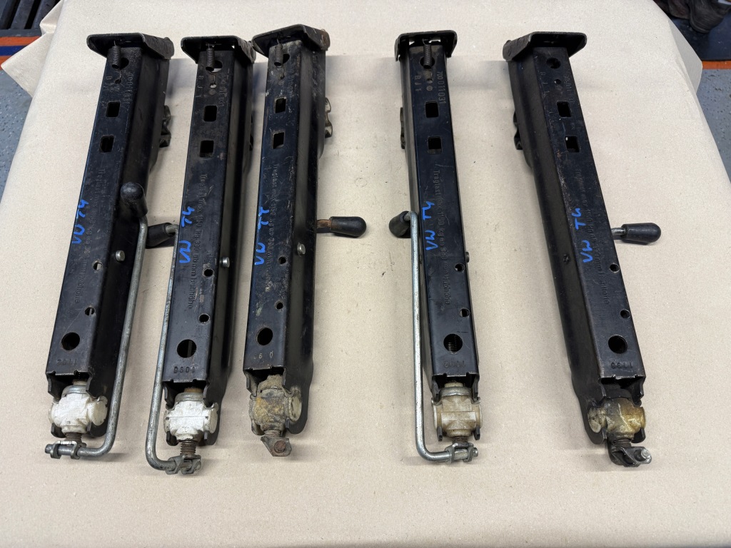 фото №1, Vw transporter t4 домкрат подъемник автомобильный 7d0011031