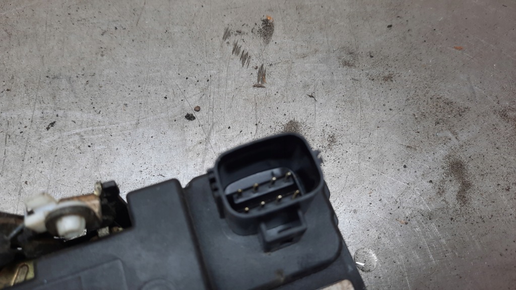 фото №4, Замок двері лівий перед volvo s60 00-09r 8 pin