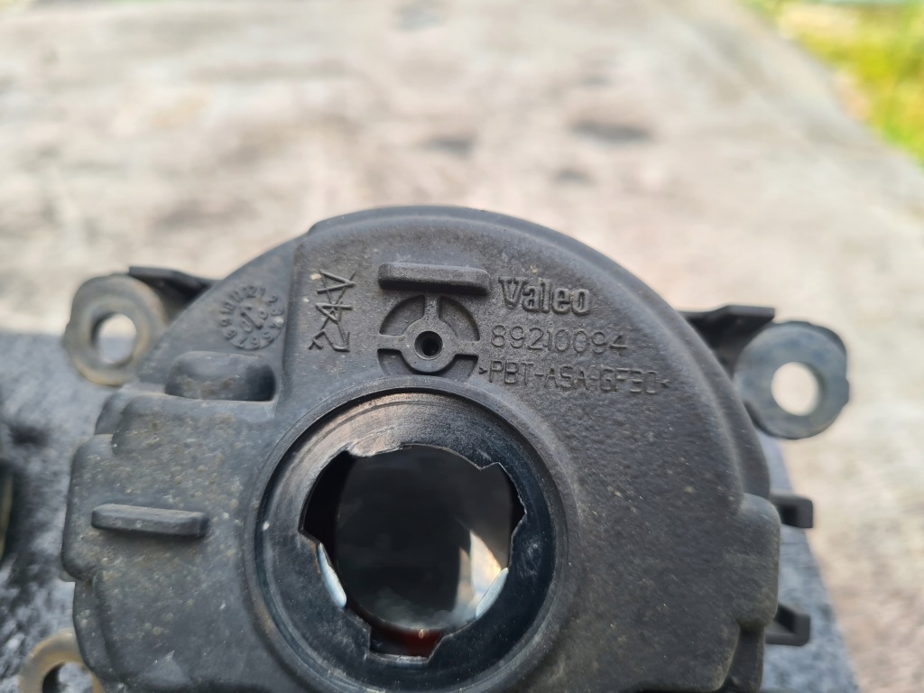 Противотуманная фара lincoln navigator правый левый Недорого