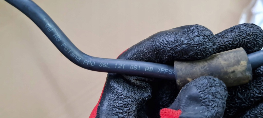 A4 b9 8w рестайлінг  шланг трубка вакууму 2.0 tfsi 06l121081ad a5 8w Київ