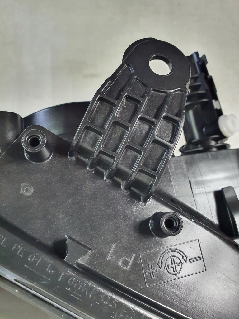 фото №11, Правая лампа перед dacia logan sandero mcv ii 2 12-15 260105344r