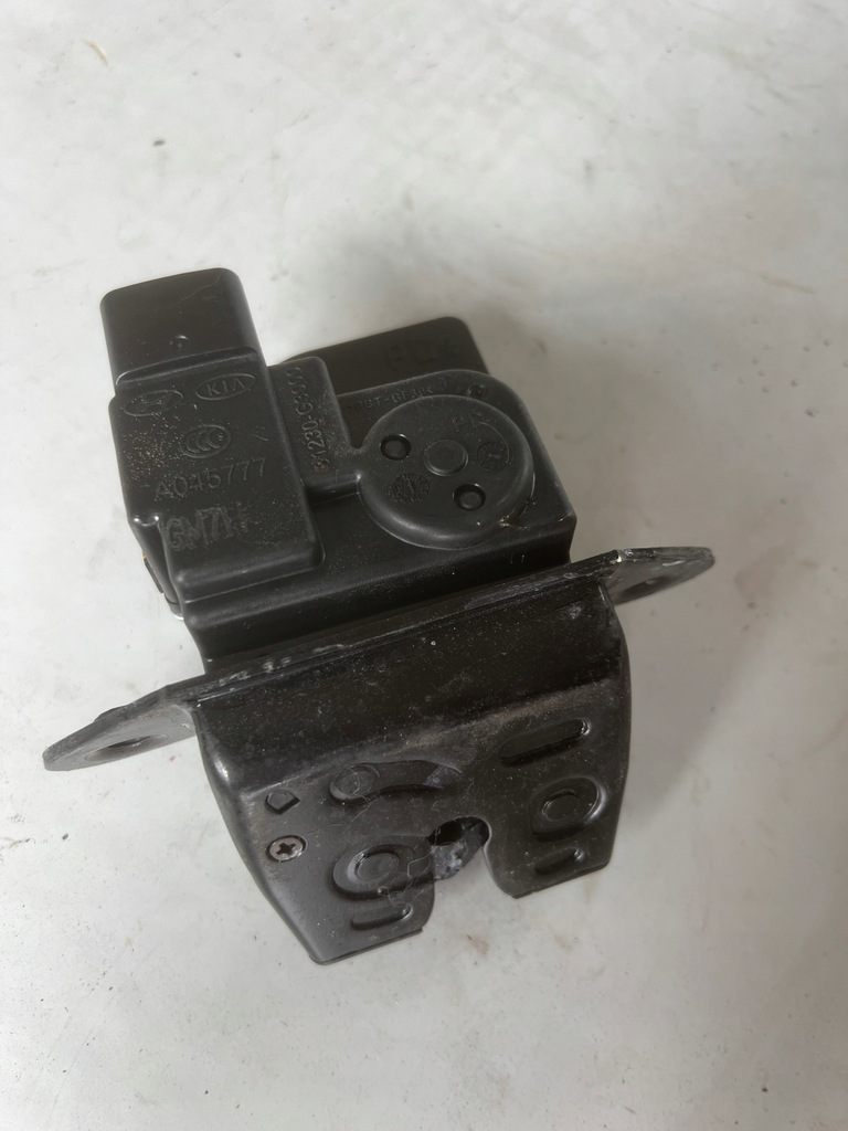 фото №9, Hyundai i30 iii kombi hb 17-20 замок кришки багажника 81230-g3000