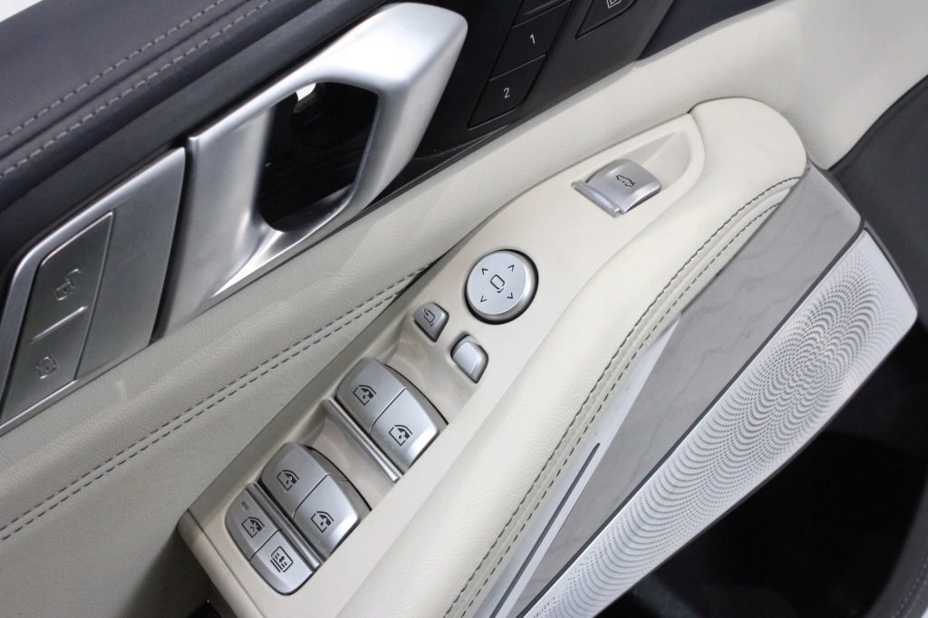 фото №13, Обшивки двері merino elfenbeinweiss bowers wilkins bmw g07 x7