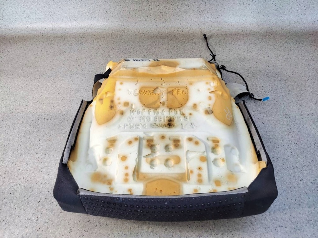 Обивка обшивка сиденье правое пассажира сиденье vw touran 1 i Недорого