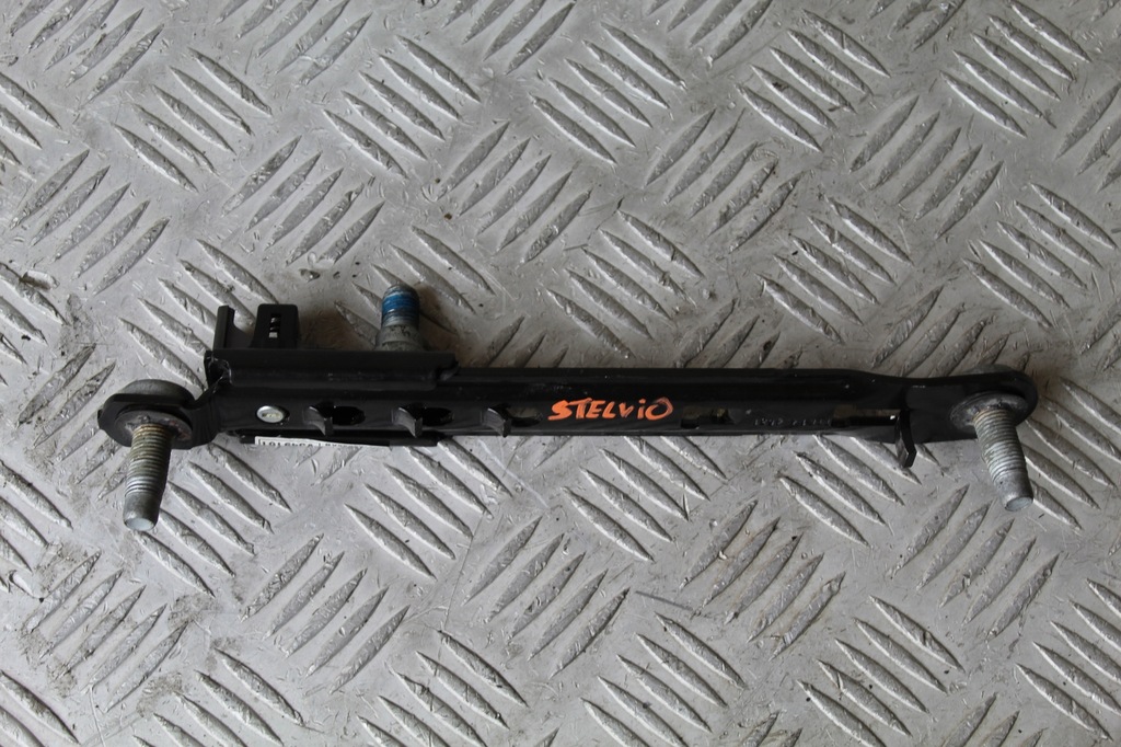 фото №1, Регулировка ремней безопасности alfa romeo stelvio